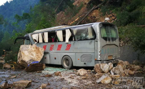 遭遇九寨沟地震身边还有幸存者你会救他还是自己（图文） 北川地震遗址