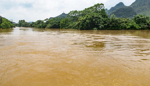 梦见河水暴涨 梦见河水暴涨水流湍急