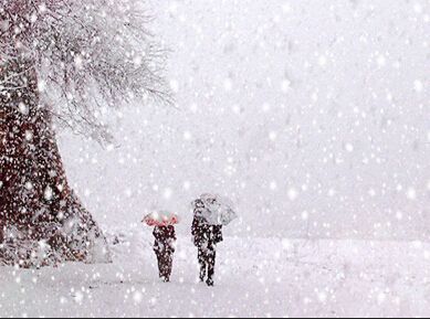 梦见下大雪 女人梦见雪有什么预兆