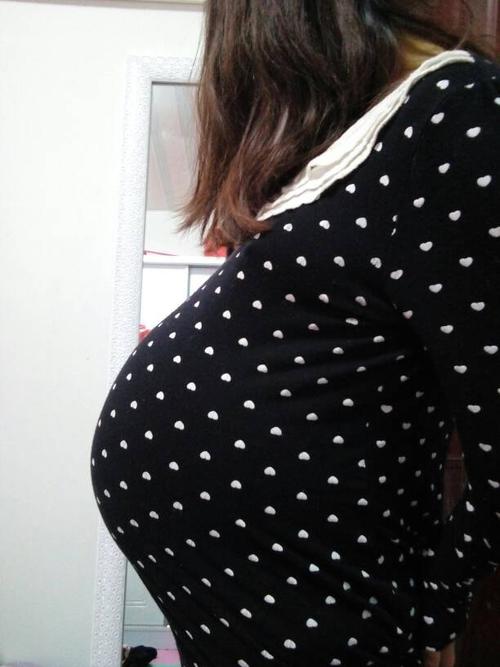 孕妇光着肚子照片图片